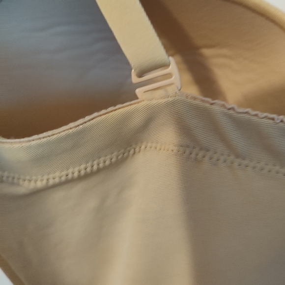 Shapewear Bodysuit - Removable/Convertible Straps - Size 38D - Picture 9 of 12